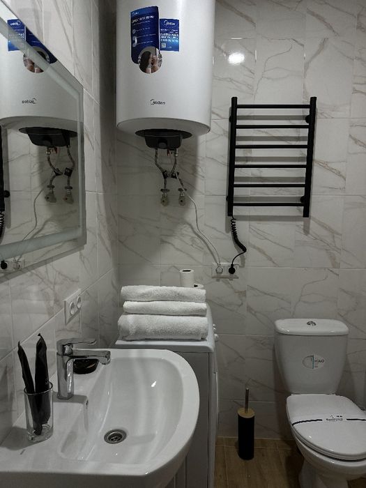 Будинок подобово з вуличним джакузі та басейном