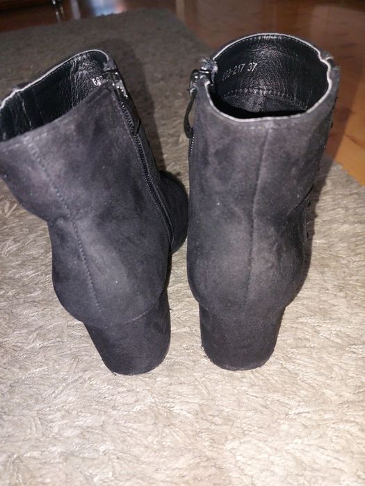 Botki czarne damskie.