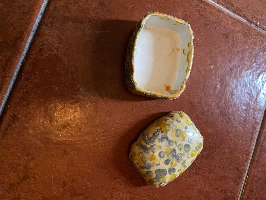 caixinha pintada a mao para rodelas de algodao no wc