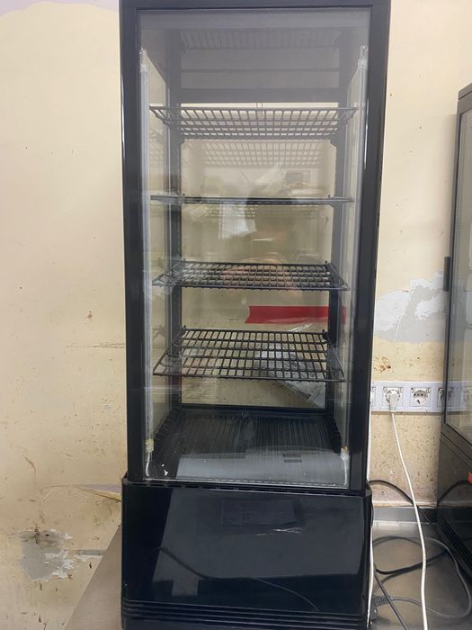 Продаж кондитерської вітрини