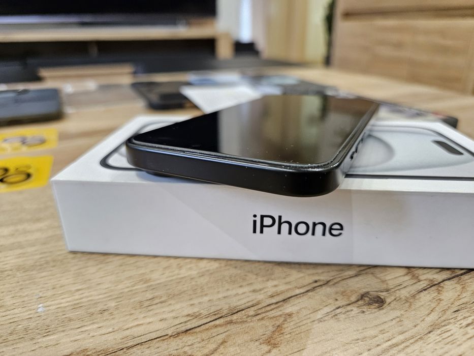 iPhone 15 + 6 Case SUPER STAN bateria 87%