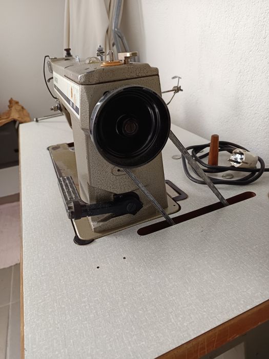 Máquina de costura profissional Singer S591