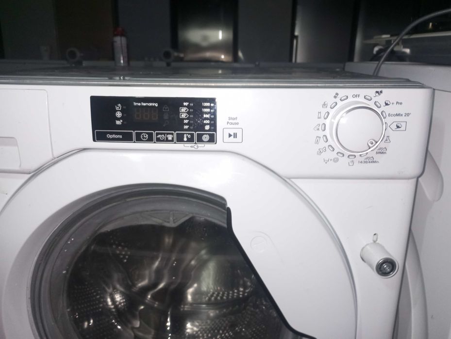 Sprzedam pralkę Candy  pod zabudowę