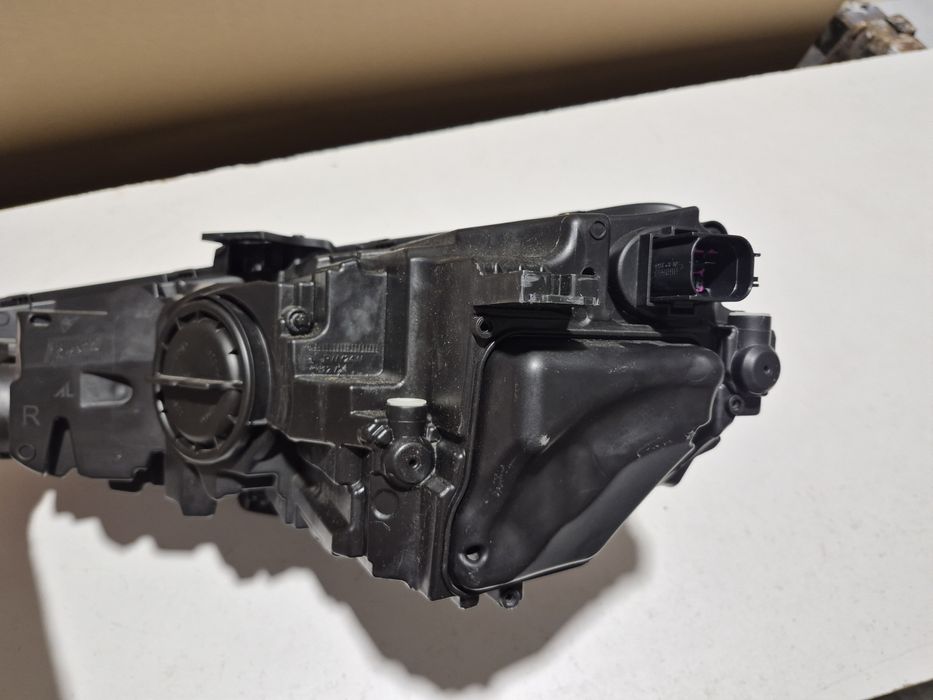 Lampa przód prawa Audi A4 B9 lift. 8W0.941.012