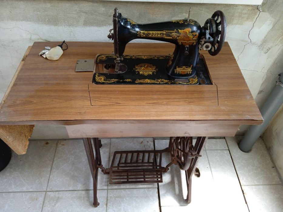 Máquina de costura antiga