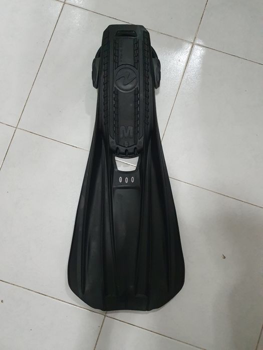 Barbatanas de Mergulho Aqualung Storm Tamanho M - Cor Preta