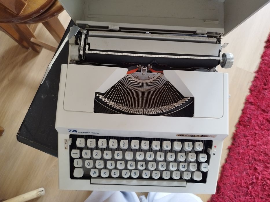 Máquina escrever Contessa 2 deluxe