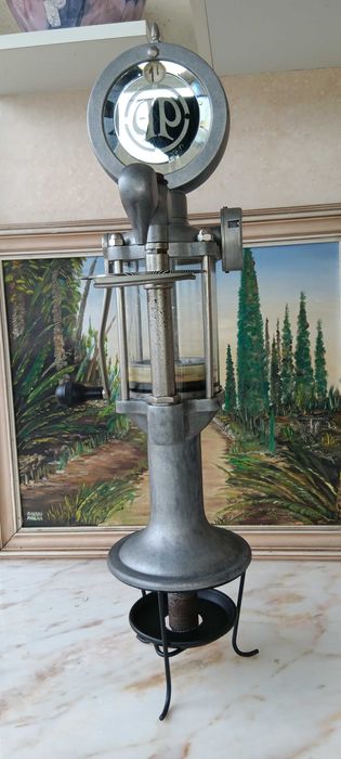 Antiga Bomba de venda de Azeite a vulso.