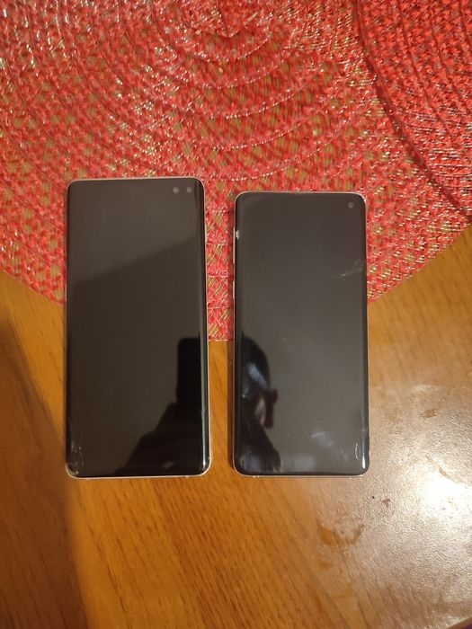 Продам два телефони Samsung s10 i s10 plus