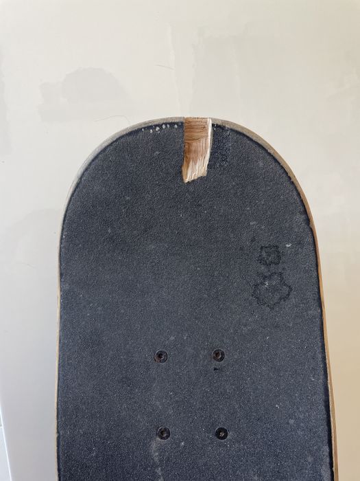 Skate usado com aguns defeitos estéticos