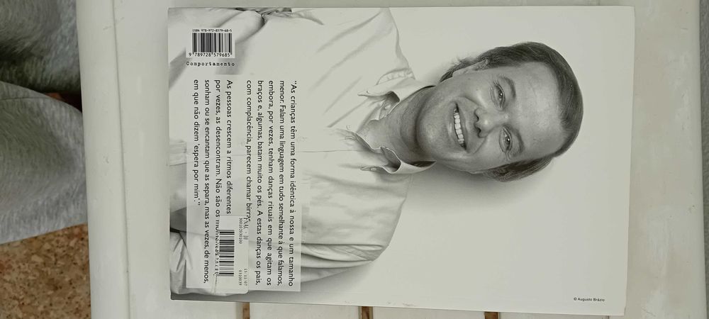 Livro "A vida não de aprende nos livros" de Eduardo Sá