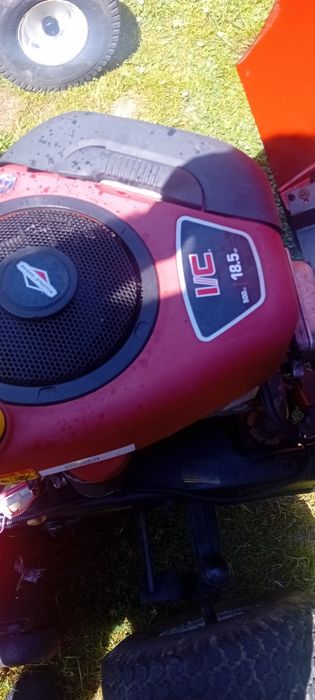 Tractor corta 19cv sem cesto de recolha