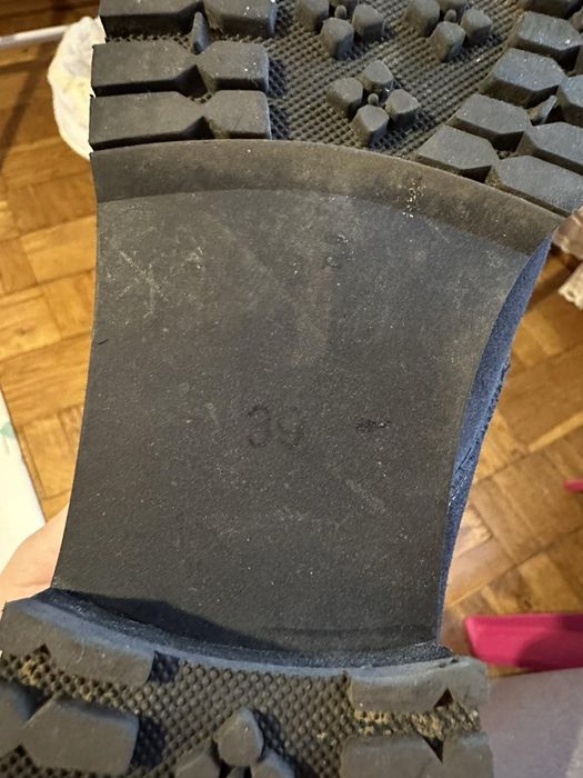 Ботінки жіночі