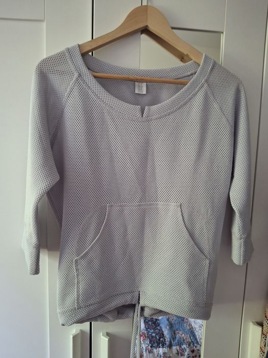 Jasna szara pastelowa bluza letnia