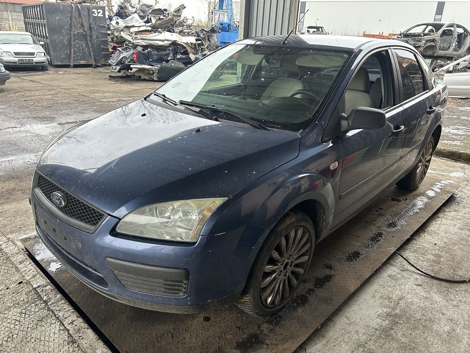 Ford FOCUS  sedan na części