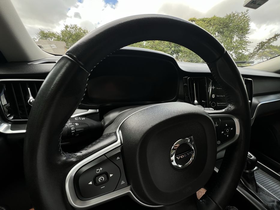 Volvo V60 D3  2.0   150Cv  Geartronic I 2019 I Histórico de Manutenção