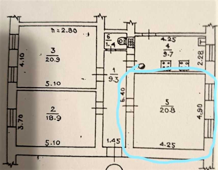 Продам комнату в малой коммуне граничит с кухней центр Торговая