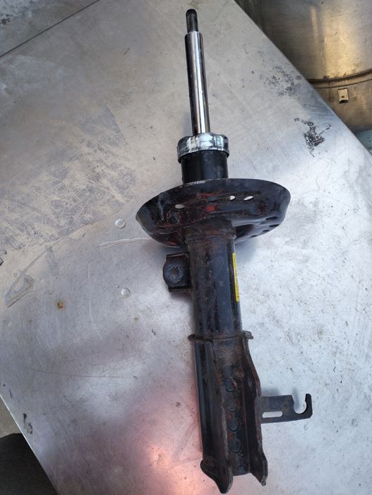 Оригінал!Амортизатор передній правий opel zafira c 11-19