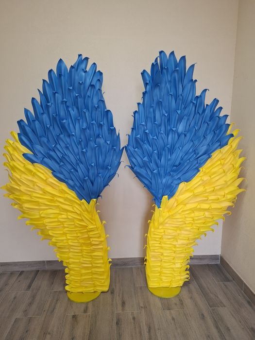 Продам крылья патриотические  для фотозоны.