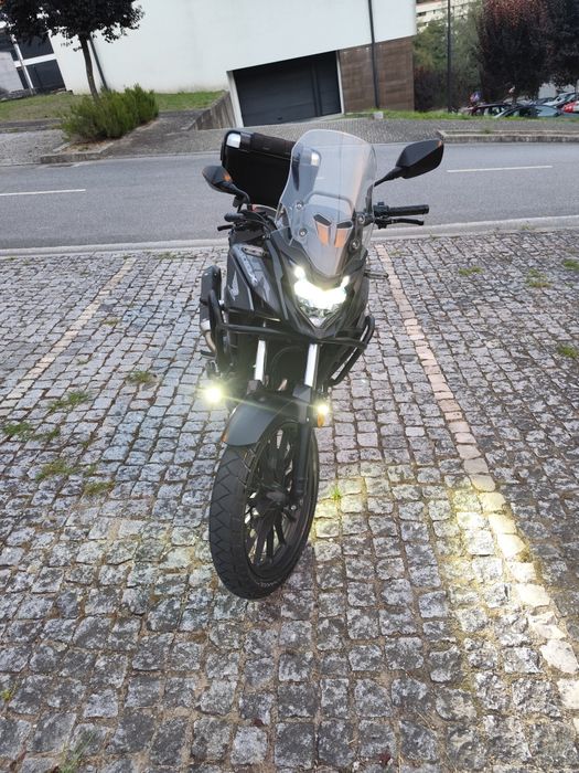 Honda CB 500X muito bem cuidada