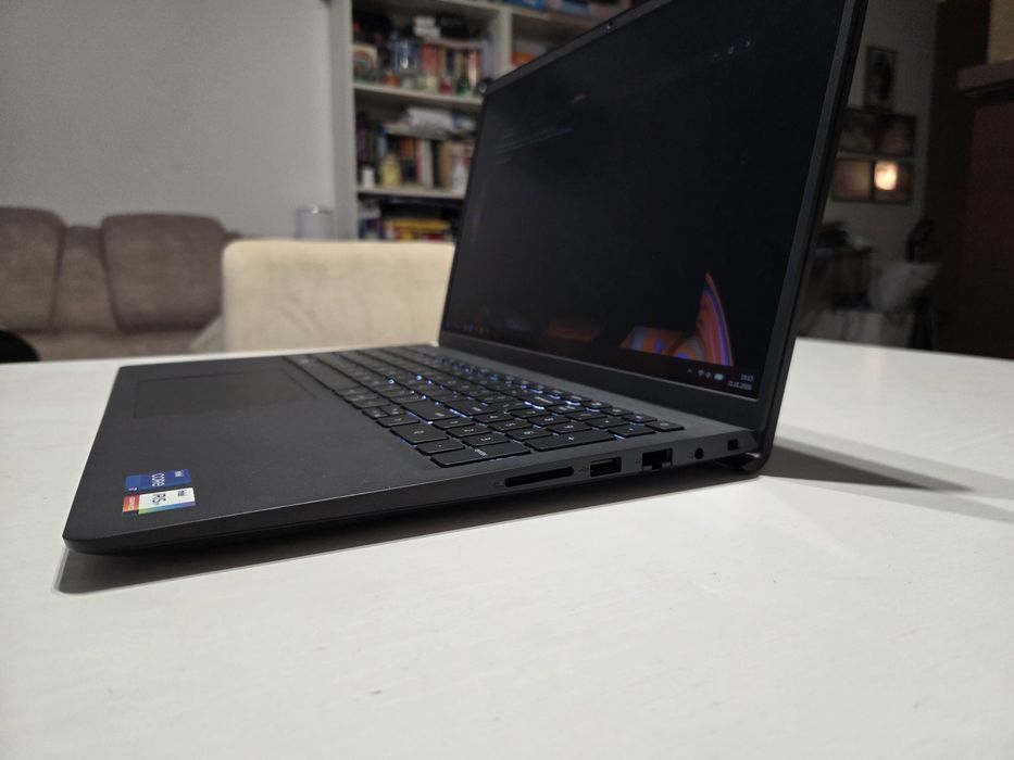 Laptop DELL Vostro V3520, Intel Core i7, 16GB DDR4, SSD  512 GB, Win11