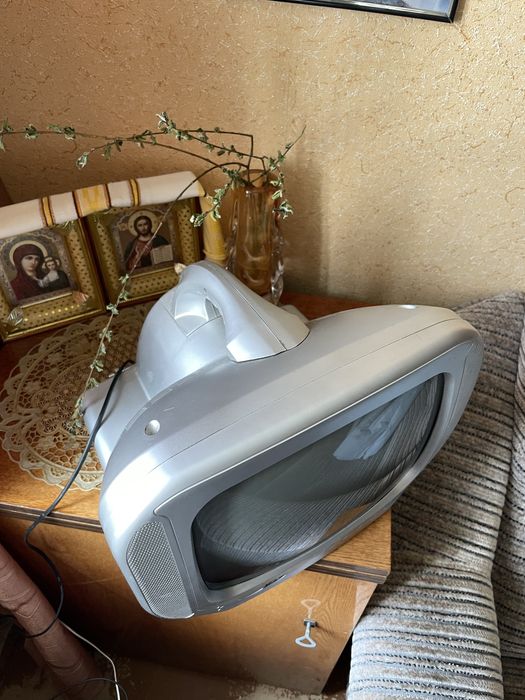 Маленький Старий Телевізор