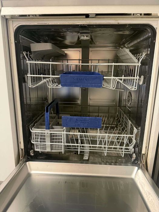 Vendo Máquina de Lavar loiça Siemens com avaria na água quente