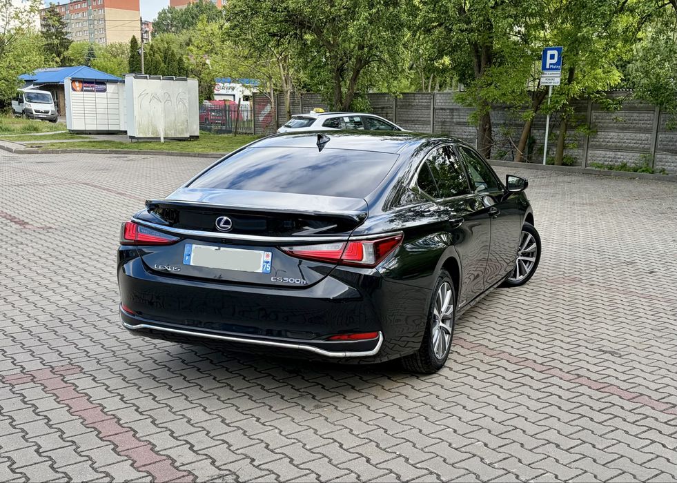Ładny Lexus Es300h 2021 rok Po lifcie !!!