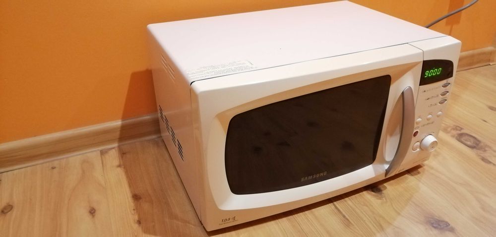 Kuchenka mikrofalowa z grillem Samsung CE287DN, TDS, emalia, 23 litry,