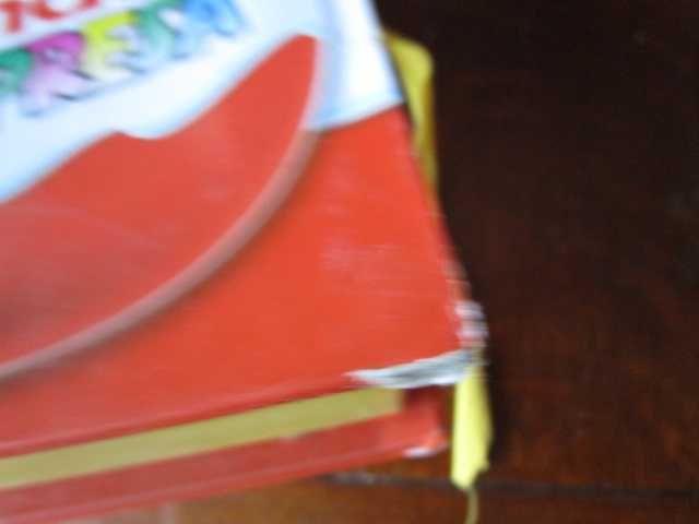 kinder surpresa conjunto na caixa monstros