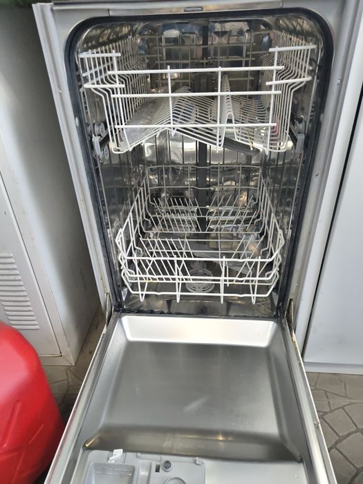 Посудомийка Whirlpool ADG 658/1 під ремонт або на запчастини.