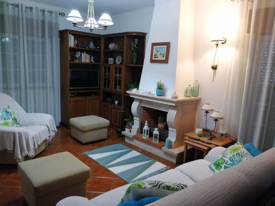 Casa Pereirinha - V. N. Milfontes    dispõe de Wi-Fi