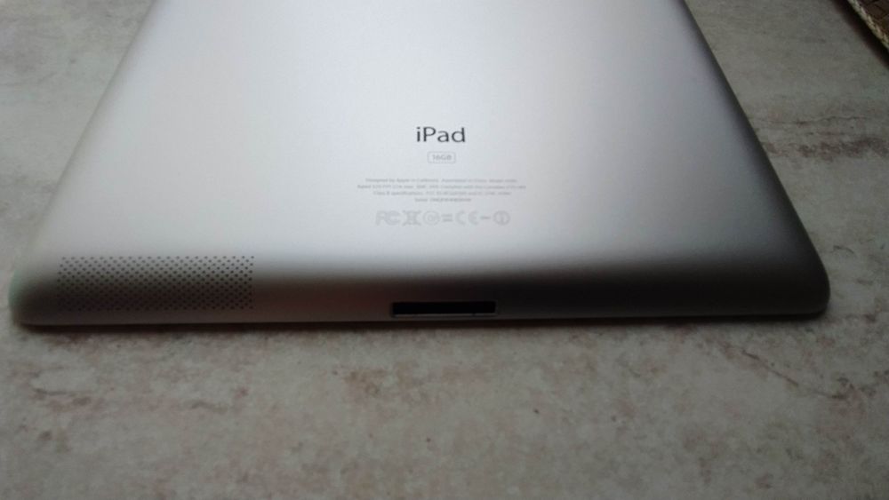 Планшет iPad  Apple