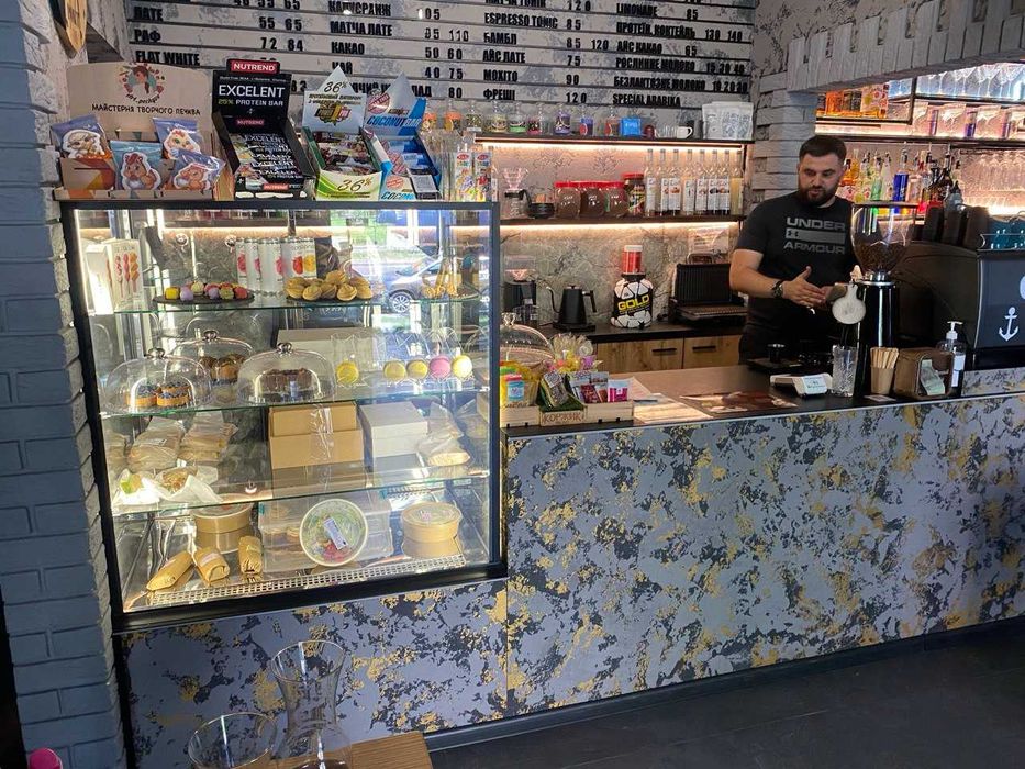 Холодильна вітрина,кондитерська вітрина,холодильник кондитерский,куб