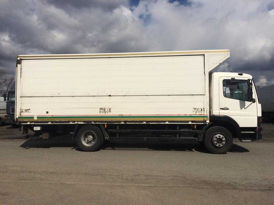 Uniwersalne Usługi Transportowe