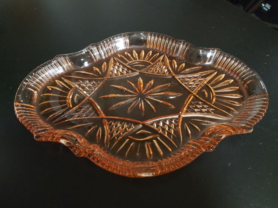 Śliczna taca/patera z różowego szkła w stylu Art Deco.