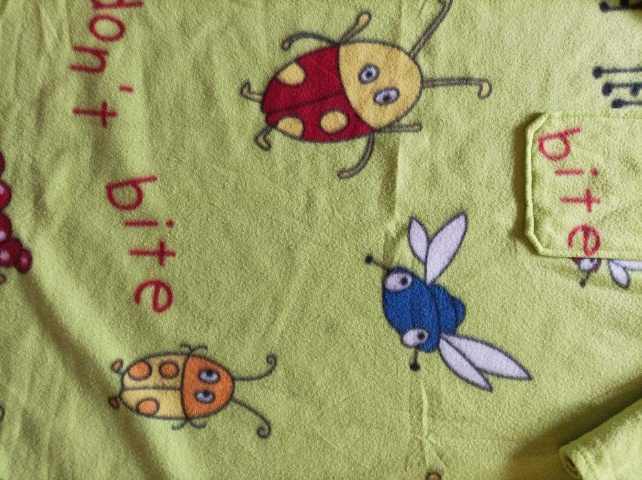 Kocyk dziecięcy polarowy z rękawami