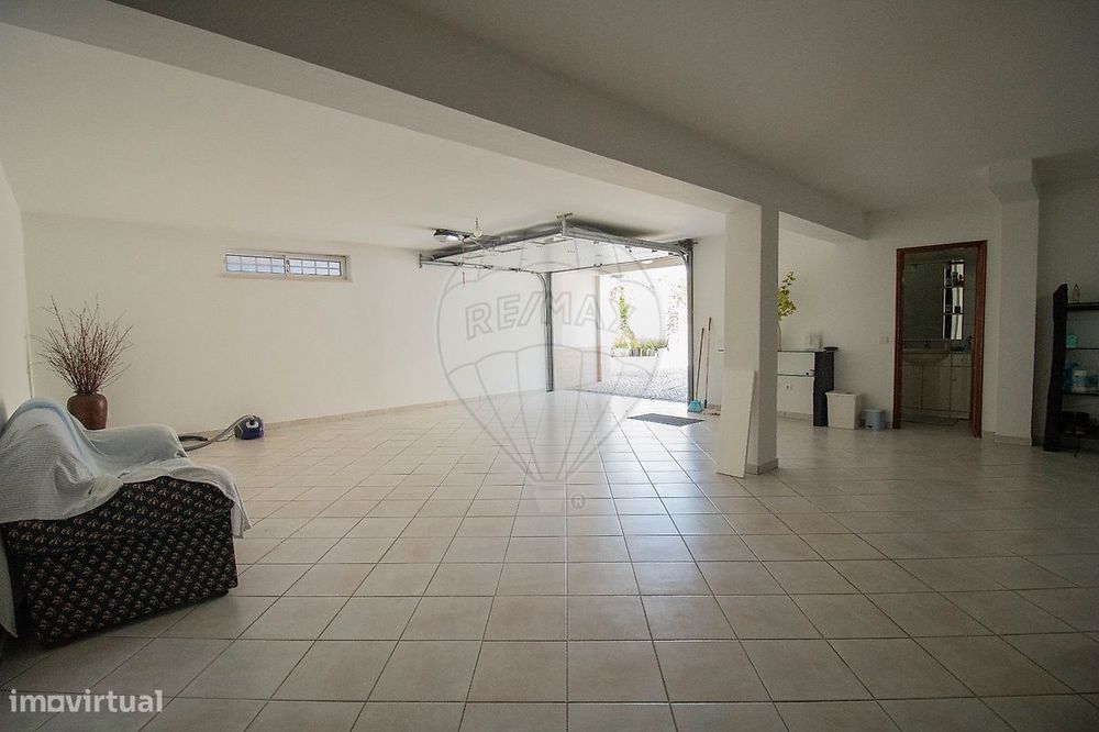 Moradia T4 para venda