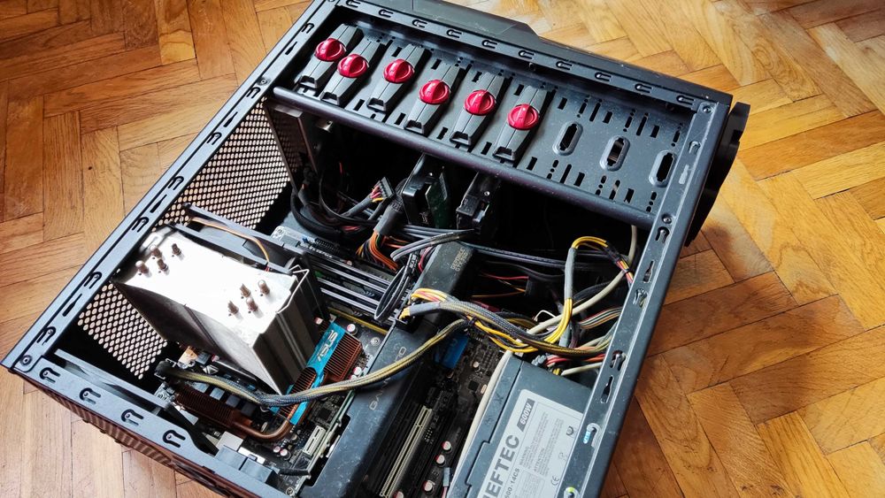 *** Komputer gamingowy ***