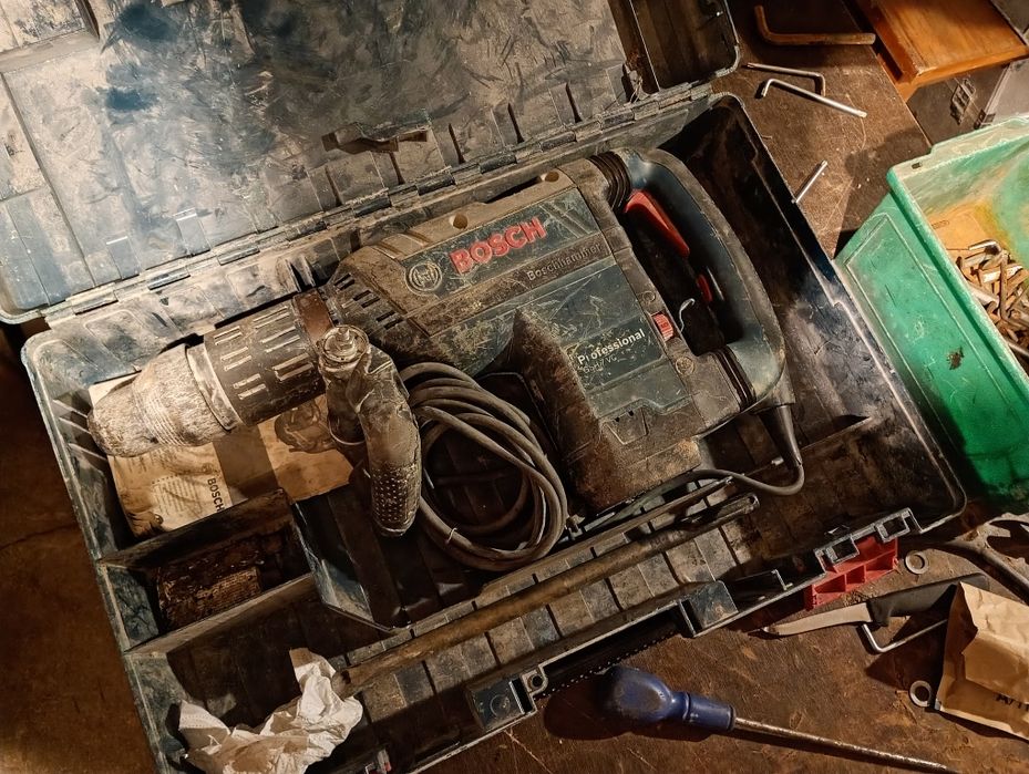 Młot wyburzeniowy Bosch gsh7vc