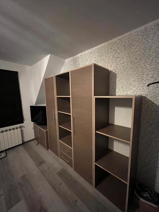 Zestaw mebli drewnianych