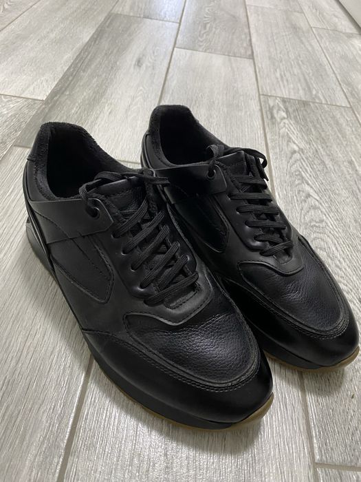 Теплі шкіряні кросівки ZARA, розмір 43-44