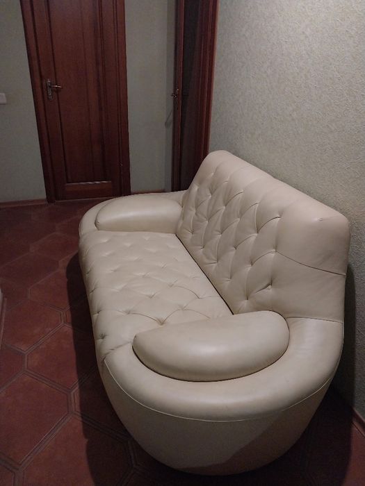 Срочная продажа! Стильный кожаный диван 180*90 см Торг