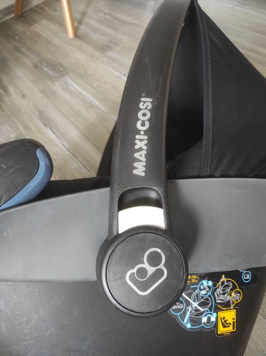 Fotelik samochodowy Maxi Cosi Pebble Plus wraz z bazą Maxi Cosi Family