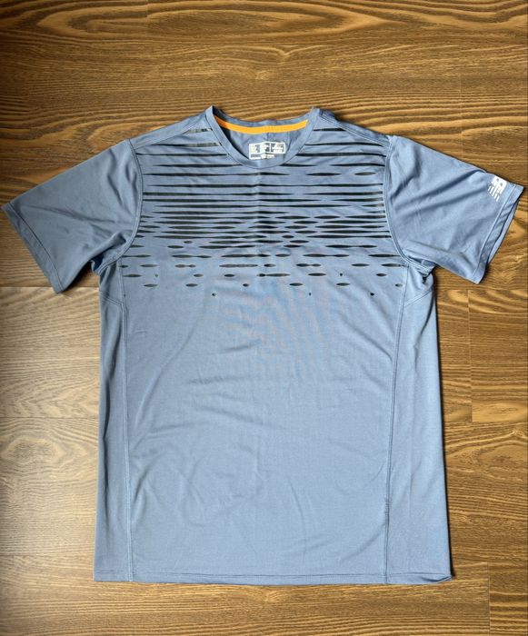 Продам мужскую футболку New Balance