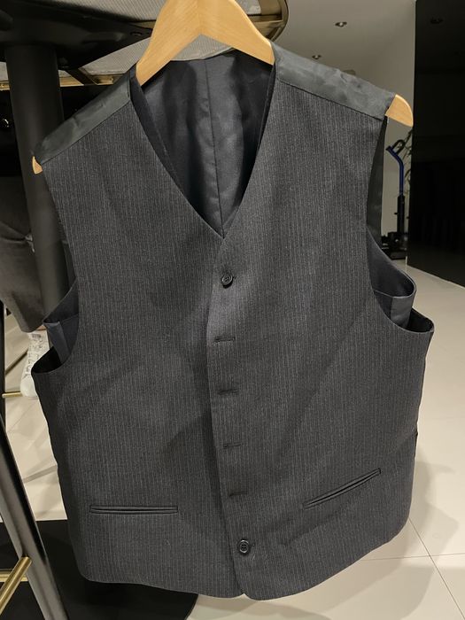 Several New Men's Formal Waistcoats!! Sizes M and S64297540910467124
