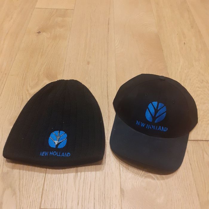 2 czapki New Holland