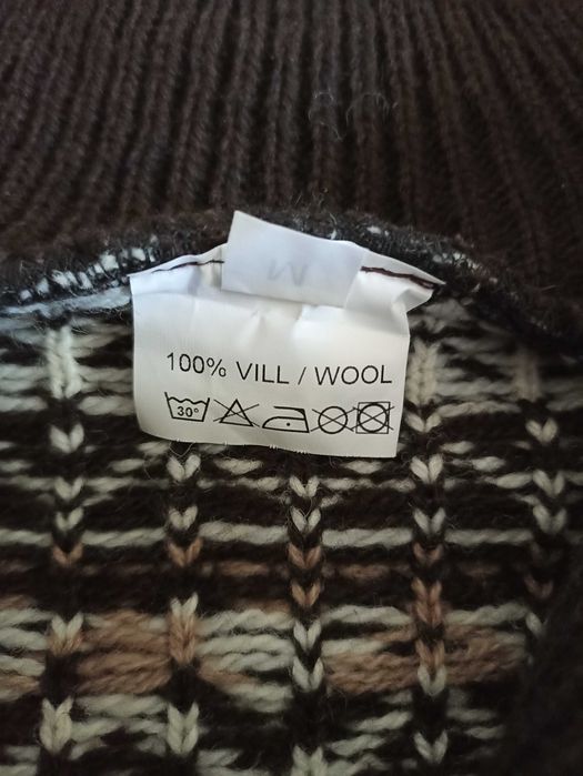 Найкращий подарунок на новий рік - светр з оленями 100% вовна розмір М