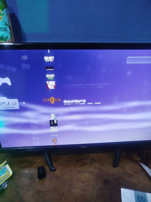 PS3 semi nova a venda e Desbloqueada cheia de Jogos