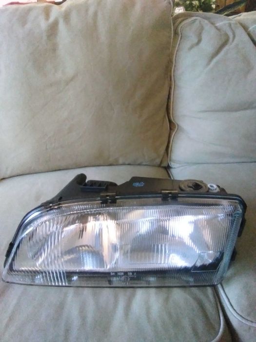 Farol Volvo V70 Novo